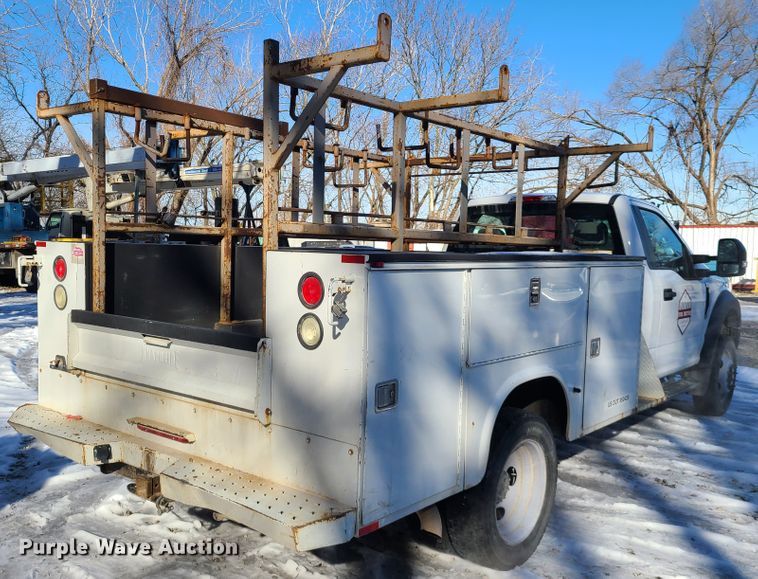 image for item DN6004 2017 Ford F450 Super Duty  utility / service truck