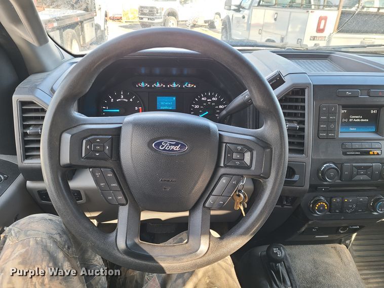 image for item DN6004 2017 Ford F450 Super Duty  utility / service truck