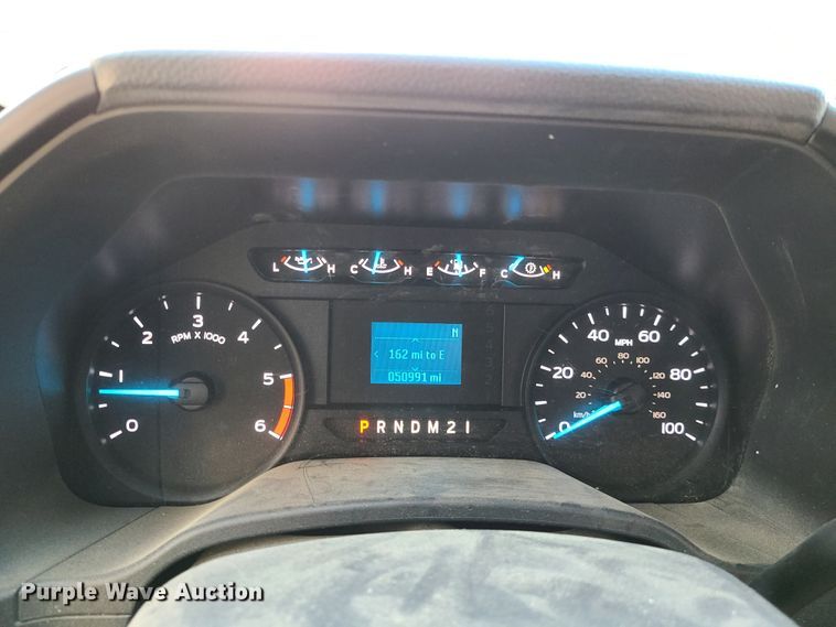 image for item DN6004 2017 Ford F450 Super Duty  utility / service truck