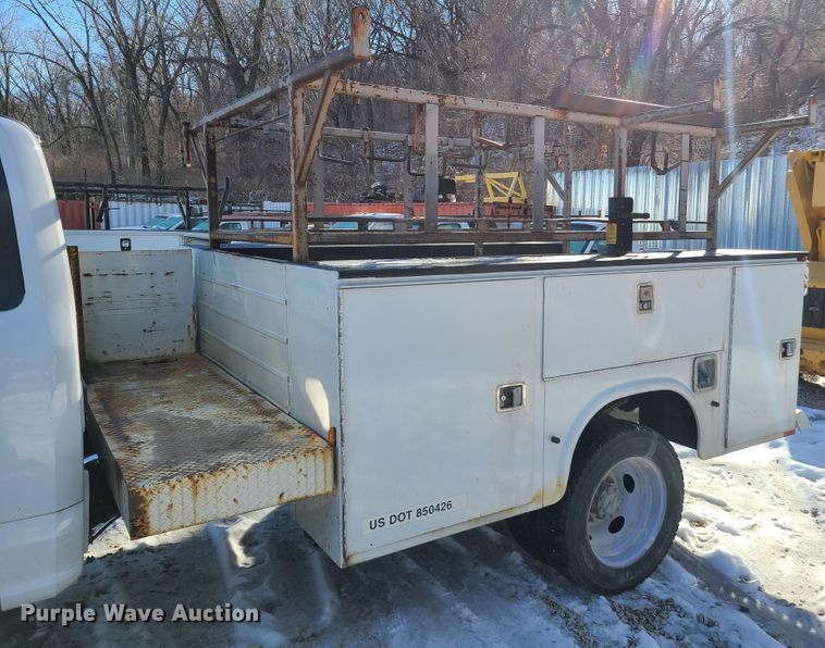 image for item DN6004 2017 Ford F450 Super Duty  utility / service truck