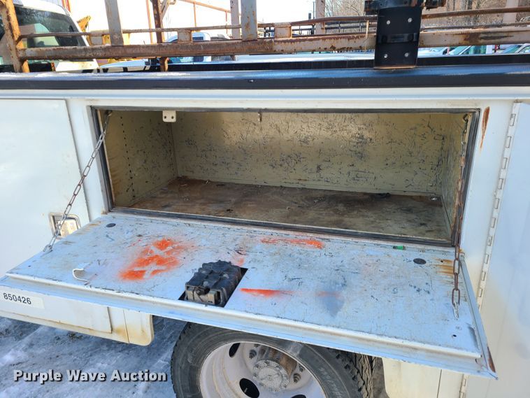 image for item DN6004 2017 Ford F450 Super Duty  utility / service truck