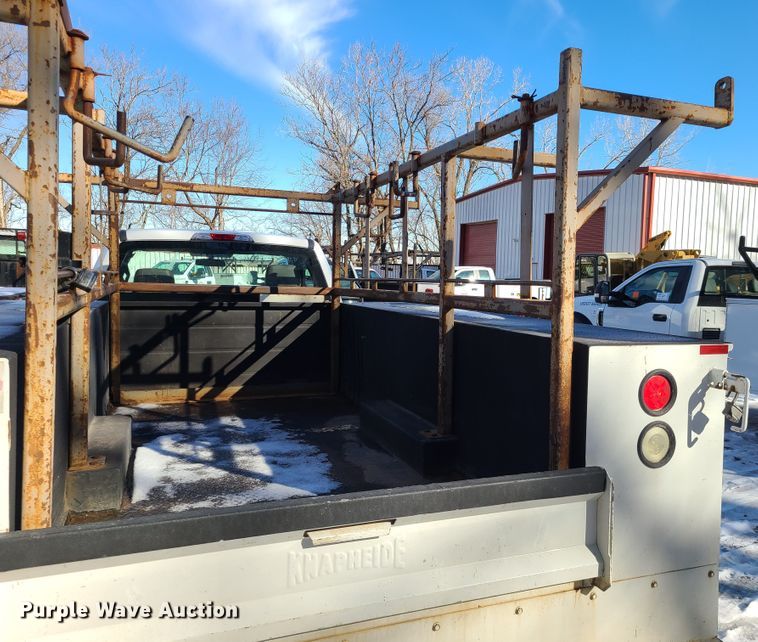 image for item DN6004 2017 Ford F450 Super Duty  utility / service truck