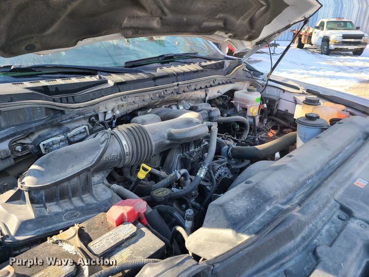 image for item DN6004 2017 Ford F450 Super Duty  utility / service truck