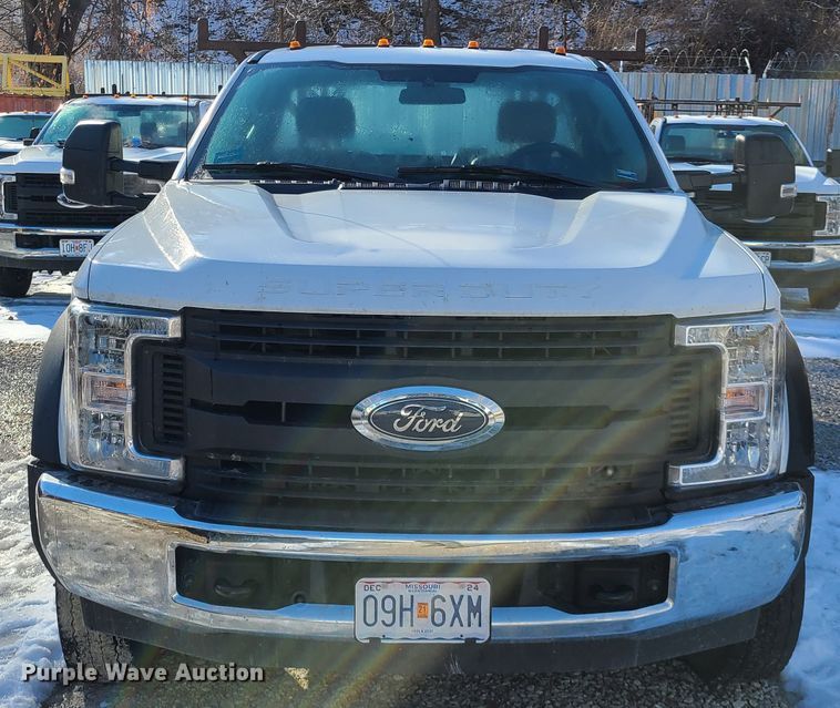 image for item DN6005 2018 Ford F450 Super Duty  utility / service truck