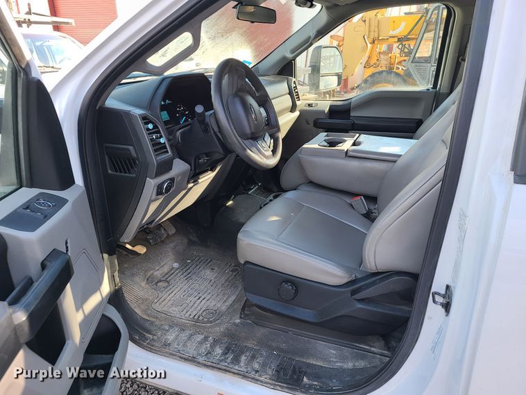 image for item DN6005 2018 Ford F450 Super Duty  utility / service truck