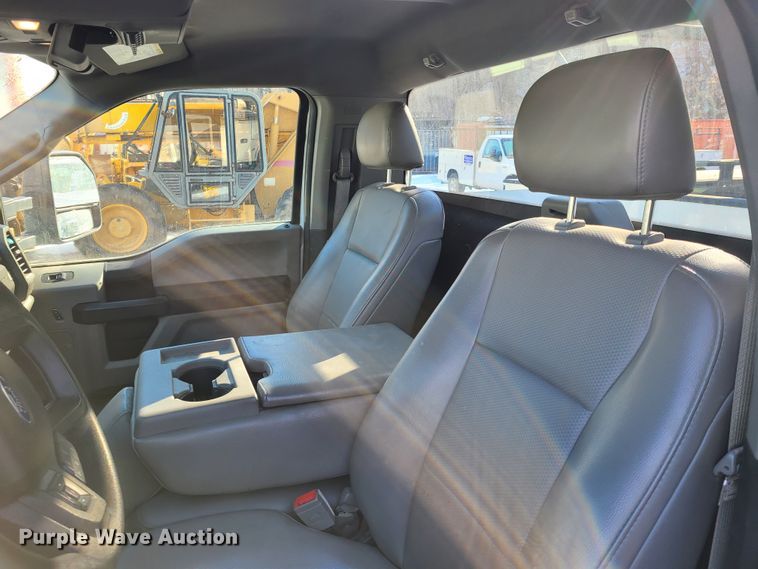 image for item DN6005 2018 Ford F450 Super Duty  utility / service truck