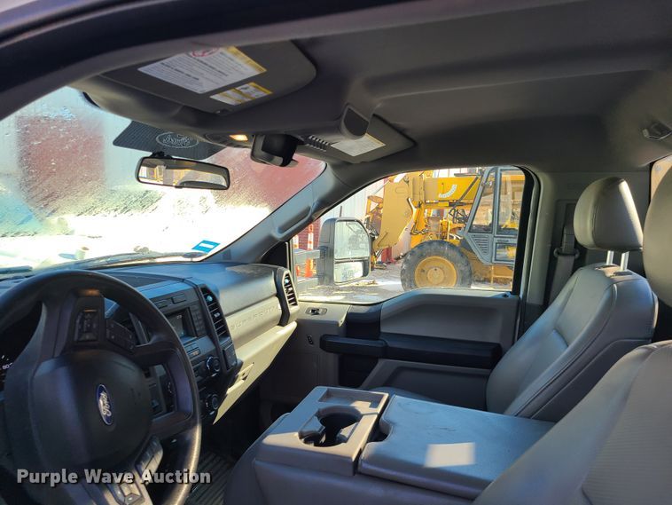 image for item DN6005 2018 Ford F450 Super Duty  utility / service truck