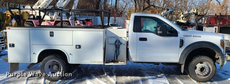 image for item DN6006 2018 Ford F450 Super Duty  utility / service truck