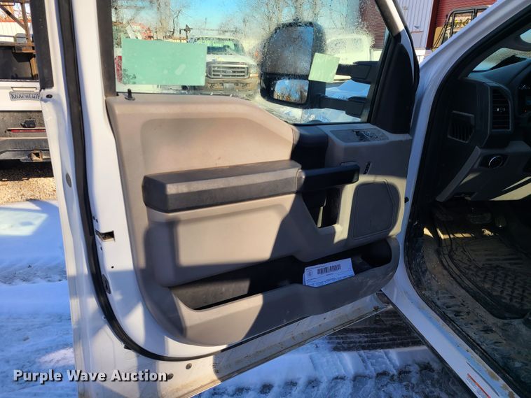 image for item DN6006 2018 Ford F450 Super Duty  utility / service truck