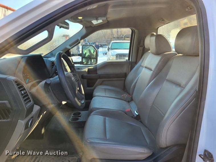 image for item DN6006 2018 Ford F450 Super Duty  utility / service truck