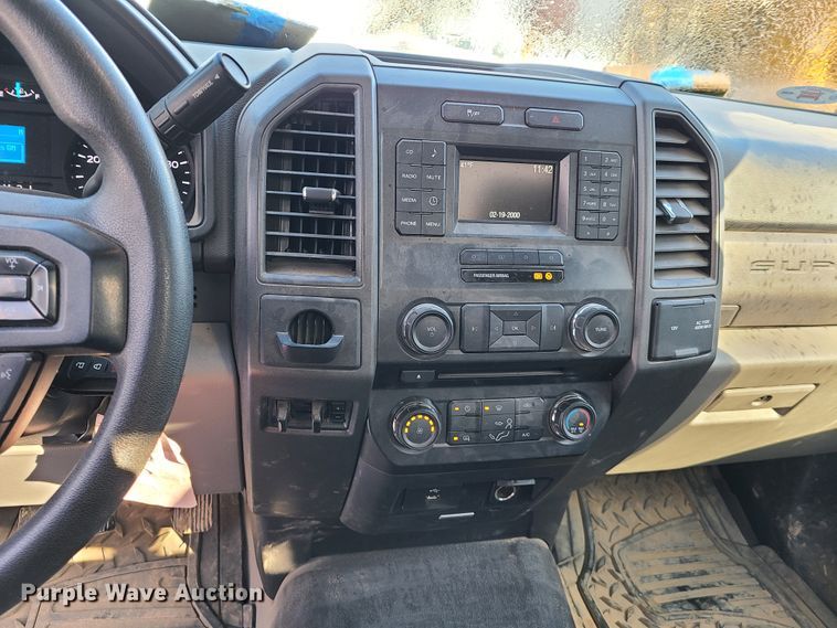 image for item DN6006 2018 Ford F450 Super Duty  utility / service truck