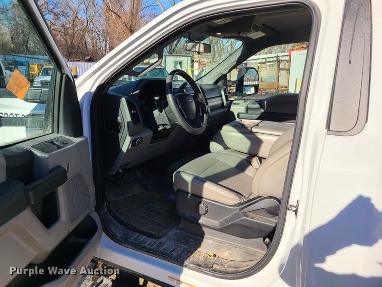 image for item DN6007 2018 Ford F450 Super Duty  utility / service truck