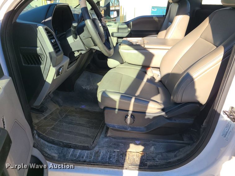 image for item DN6007 2018 Ford F450 Super Duty  utility / service truck