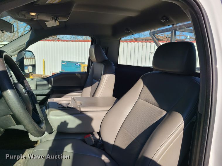 image for item DN6007 2018 Ford F450 Super Duty  utility / service truck