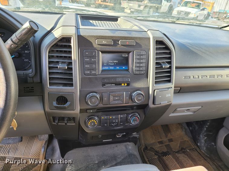 image for item DN6007 2018 Ford F450 Super Duty  utility / service truck