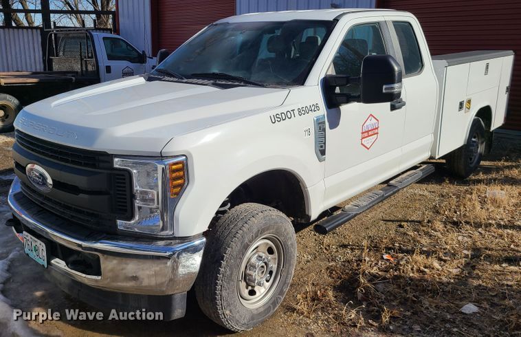 image for item DN6008 2018 Ford F250 Super Duty  SuperCab utility bed pickup truck