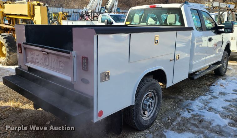 image for item DN6008 2018 Ford F250 Super Duty  SuperCab utility bed pickup truck