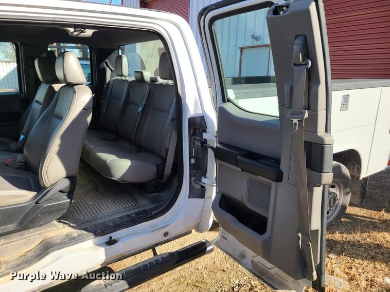image for item DN6008 2018 Ford F250 Super Duty  SuperCab utility bed pickup truck