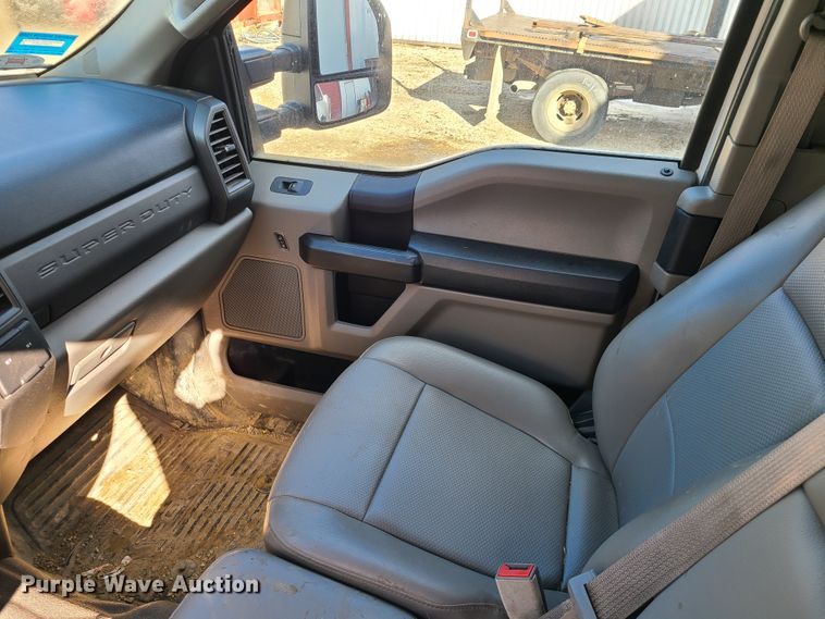 image for item DN6008 2018 Ford F250 Super Duty  SuperCab utility bed pickup truck