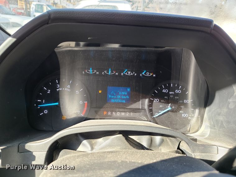 image for item DN6008 2018 Ford F250 Super Duty  SuperCab utility bed pickup truck