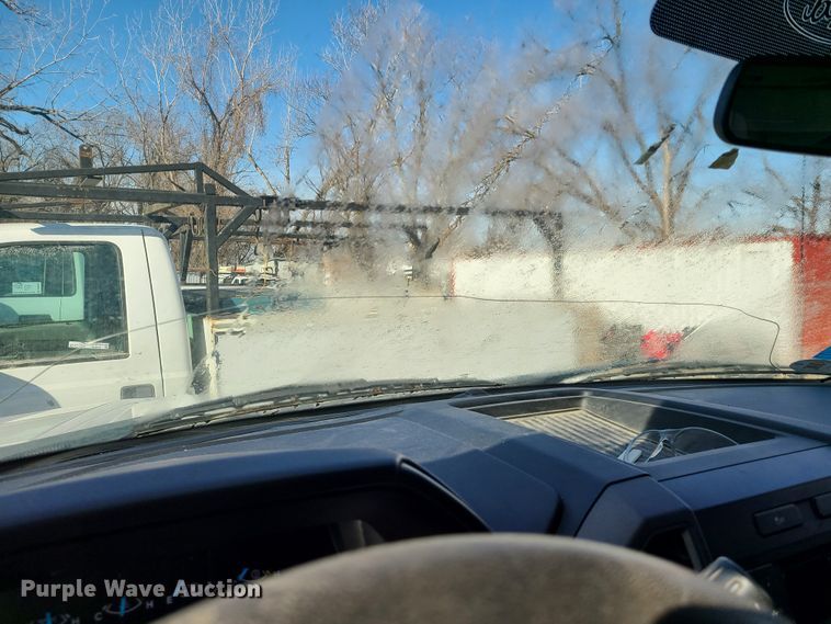 image for item DN6008 2018 Ford F250 Super Duty  SuperCab utility bed pickup truck