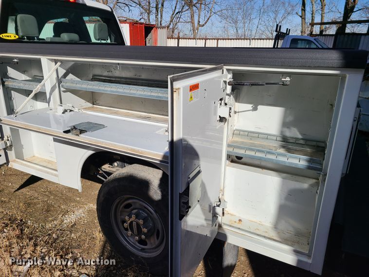 image for item DN6008 2018 Ford F250 Super Duty  SuperCab utility bed pickup truck