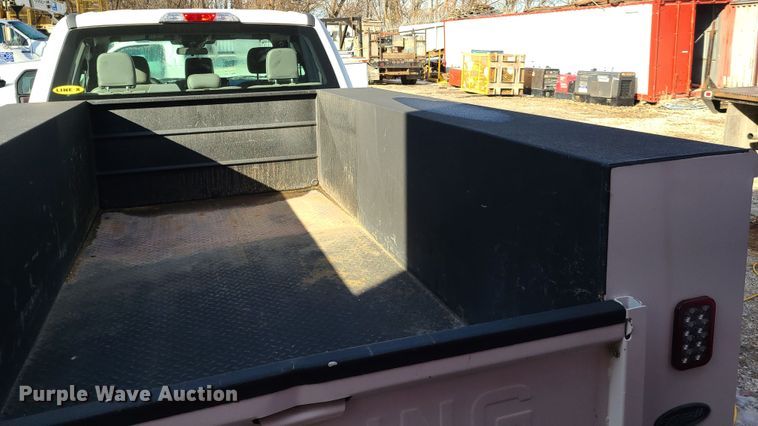 image for item DN6008 2018 Ford F250 Super Duty  SuperCab utility bed pickup truck