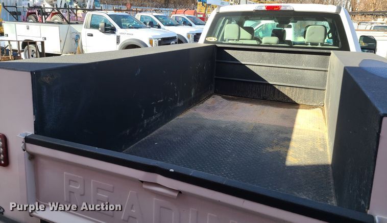 image for item DN6008 2018 Ford F250 Super Duty  SuperCab utility bed pickup truck