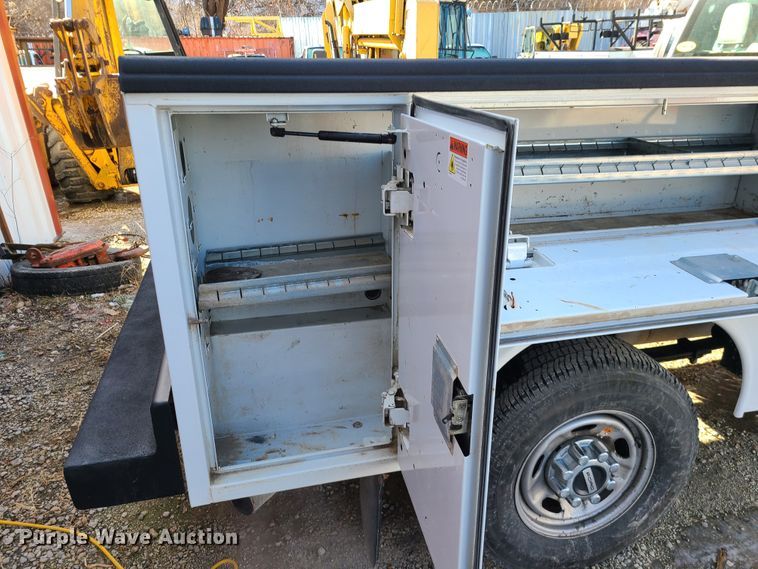 image for item DN6008 2018 Ford F250 Super Duty  SuperCab utility bed pickup truck