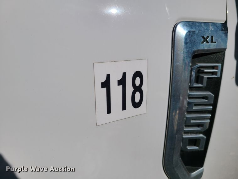 image for item DN6008 2018 Ford F250 Super Duty  SuperCab utility bed pickup truck