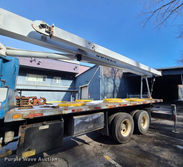 image for item DN6012 2006 Sterling L-Line  crane truck