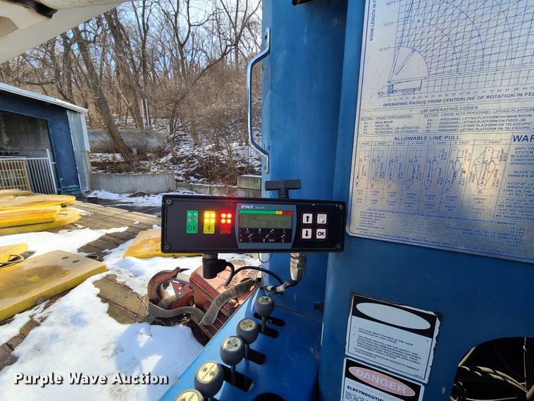 image for item DN6012 2006 Sterling L-Line  crane truck