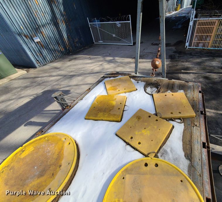 image for item DN6012 2006 Sterling L-Line  crane truck