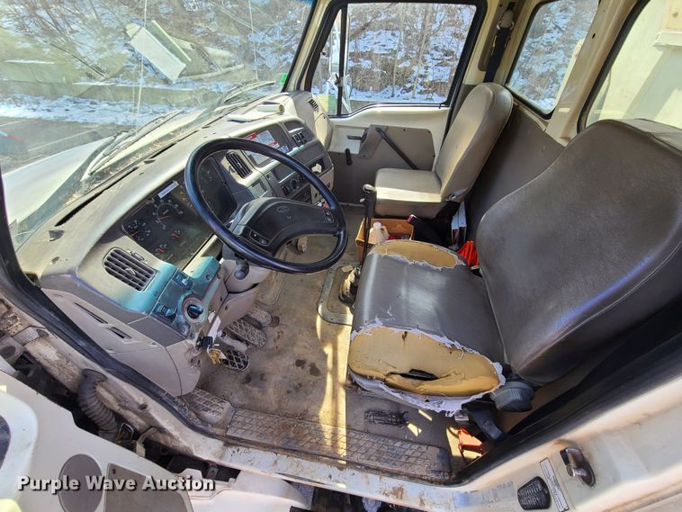 image for item DN6013 2001 Sterling L-Line  crane truck