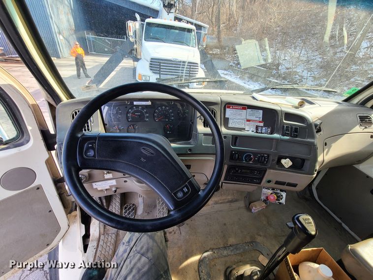 image for item DN6013 2001 Sterling L-Line  crane truck