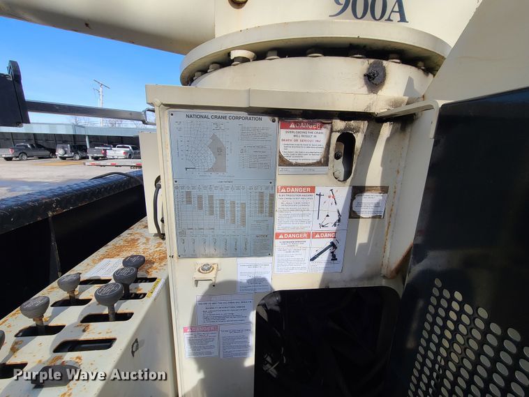 image for item DN6013 2001 Sterling L-Line  crane truck