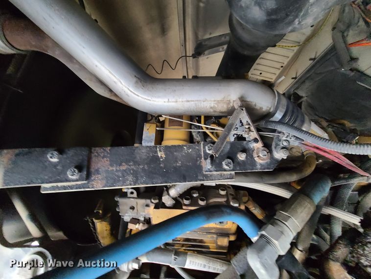 image for item DN6013 2001 Sterling L-Line  crane truck