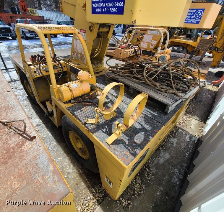 image for item DN6017 Broderson IC-80-2-D  crane