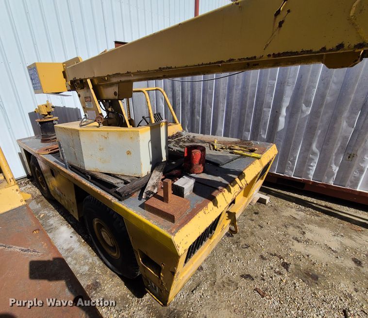 image for item DN6019 Broderson IC-80-2-D  crane