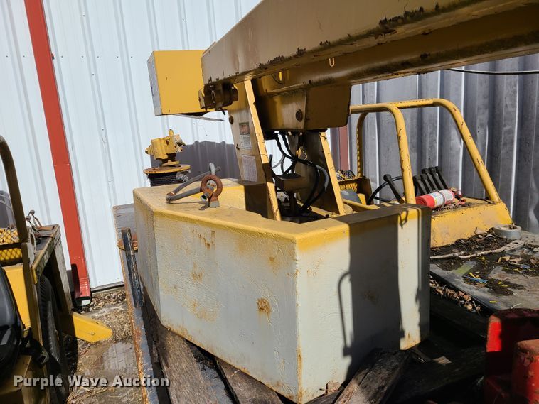 image for item DN6019 Broderson IC-80-2-D  crane