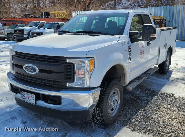 image for item DN6020 2017 Ford F250 Super Duty XL  SuperCab utility bed pickup truck