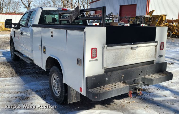 image for item DN6020 2017 Ford F250 Super Duty XL  SuperCab utility bed pickup truck