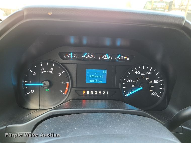 image for item DN6020 2017 Ford F250 Super Duty XL  SuperCab utility bed pickup truck