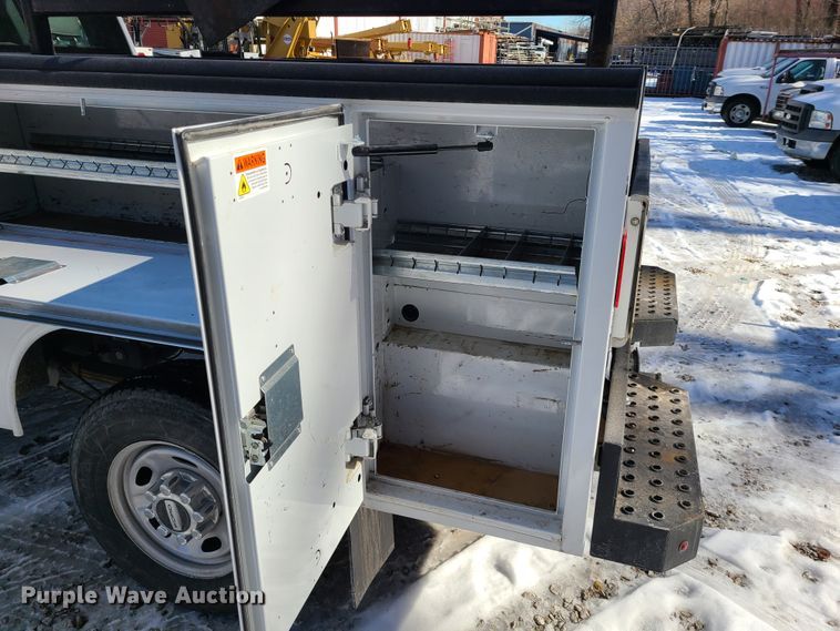 image for item DN6020 2017 Ford F250 Super Duty XL  SuperCab utility bed pickup truck