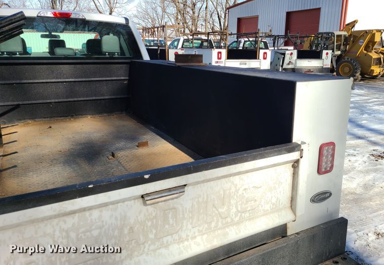 image for item DN6020 2017 Ford F250 Super Duty XL  SuperCab utility bed pickup truck