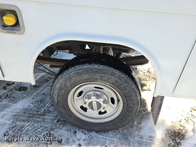 image for item DN6020 2017 Ford F250 Super Duty XL  SuperCab utility bed pickup truck