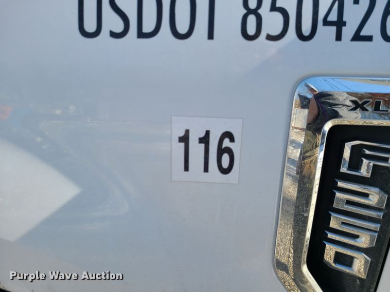 image for item DN6020 2017 Ford F250 Super Duty XL  SuperCab utility bed pickup truck