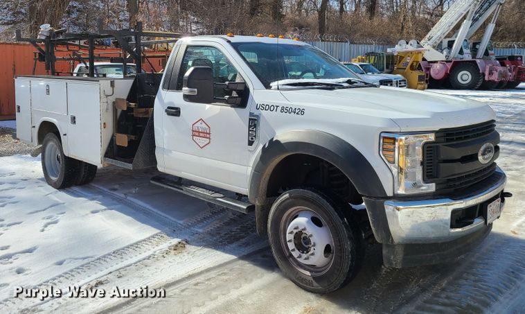image for item DN6021 2018 Ford F450 Super Duty  utility / service truck