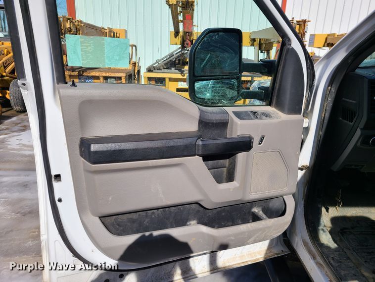 image for item DN6021 2018 Ford F450 Super Duty  utility / service truck