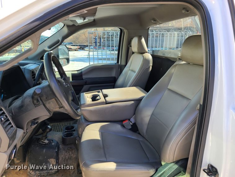 image for item DN6021 2018 Ford F450 Super Duty  utility / service truck